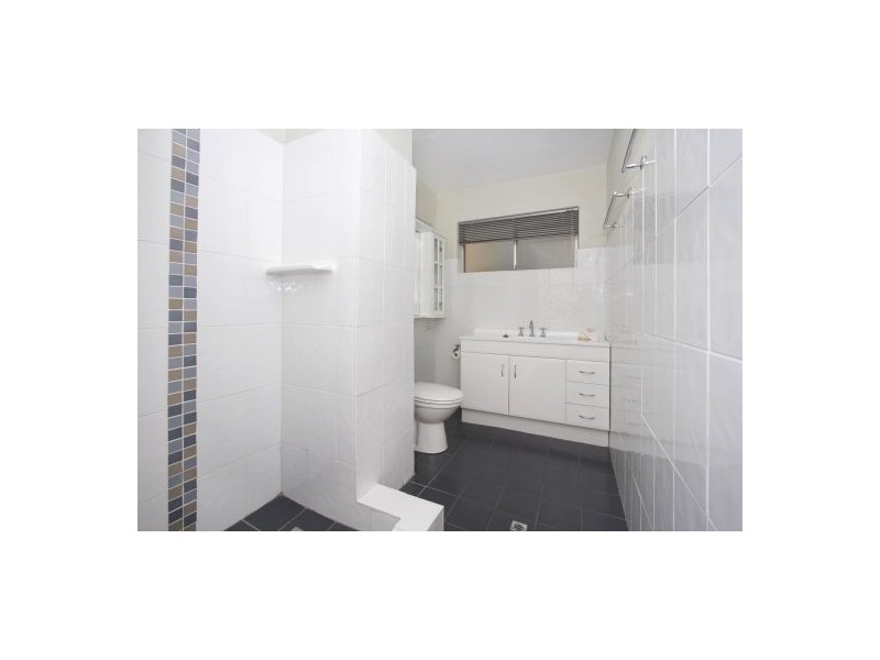 3/81  Kitchener Street, Coorparoo QLD 4151