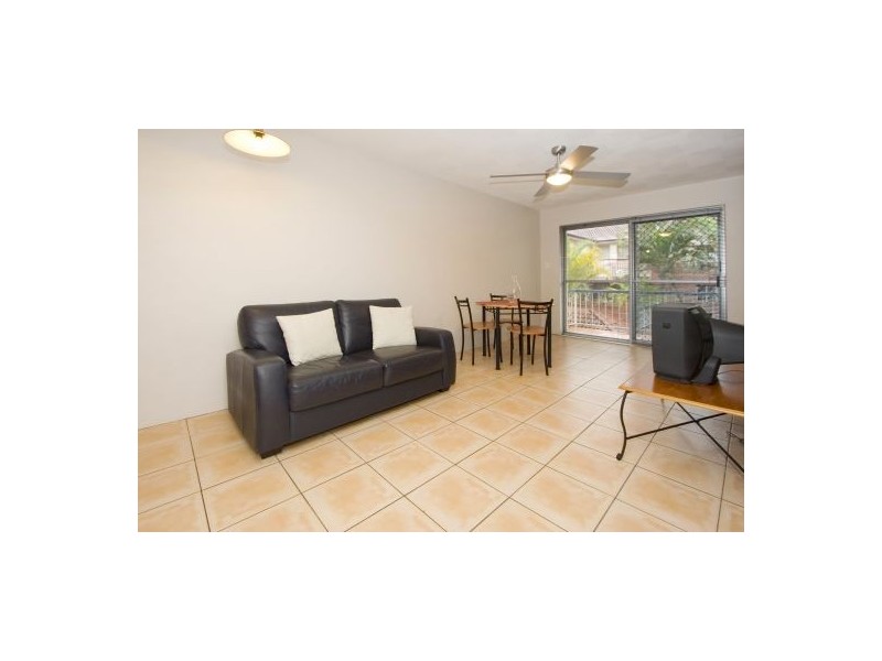 3/81  Kitchener Street, Coorparoo QLD 4151