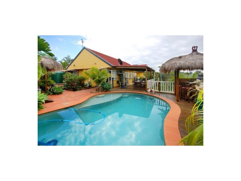 1 Galsworthy St, Holland Park West QLD 4121