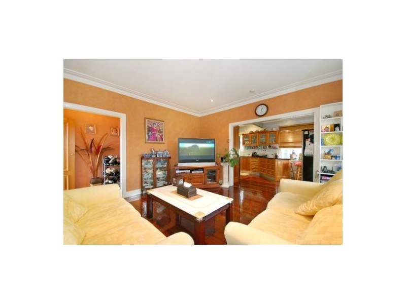 1 Galsworthy St, Holland Park West QLD 4121