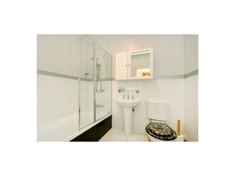 1 Galsworthy St, Holland Park West QLD 4121