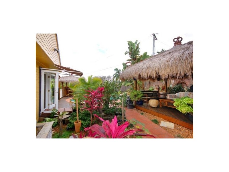 1 Galsworthy St, Holland Park West QLD 4121