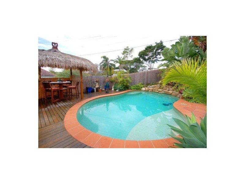 1 Galsworthy St, Holland Park West QLD 4121