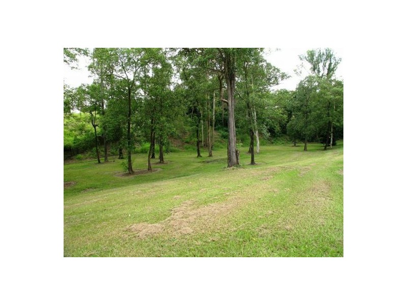 28 Estate Place, Holland Park West QLD 4121