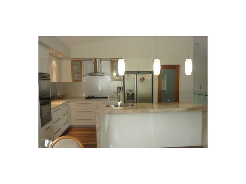 26 Mcdonald, Norman Park QLD 4170