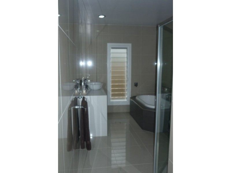 26 Mcdonald, Norman Park QLD 4170