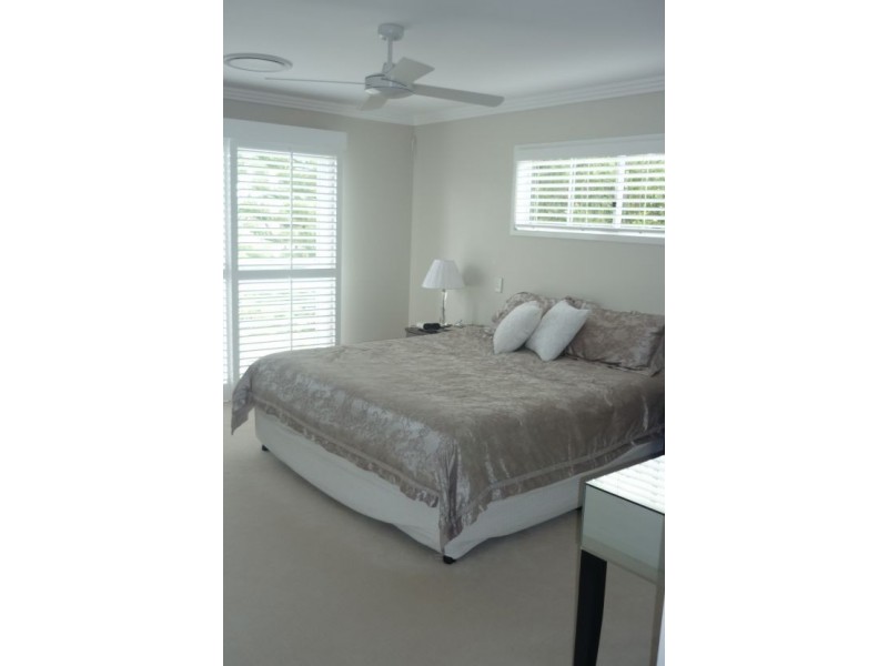 26 Mcdonald, Norman Park QLD 4170