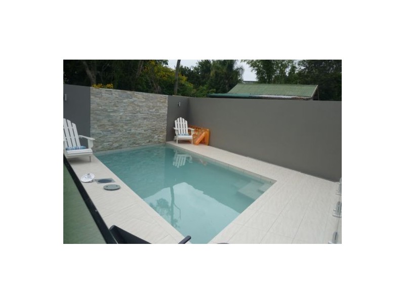 26 Mcdonald, Norman Park QLD 4170