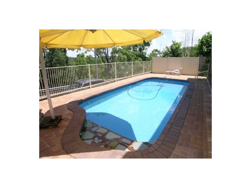 24 Cluden Street, Holland Park West QLD 4121