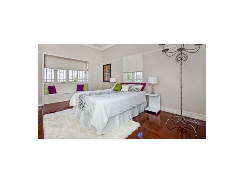 46 Lewis, Camp Hill QLD 4152