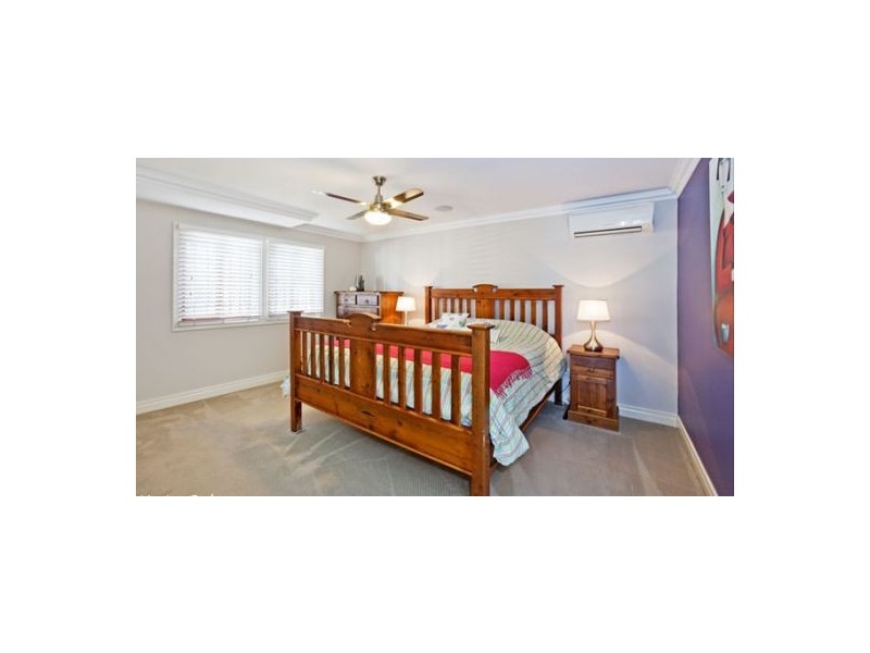 46 Lewis, Camp Hill QLD 4152