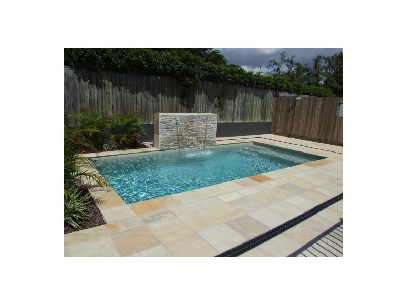 157 Macrossan Ave, Norman Park QLD 4170