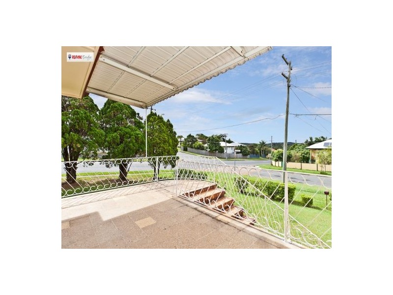 1  Fielding Street, Holland Park West QLD 4121