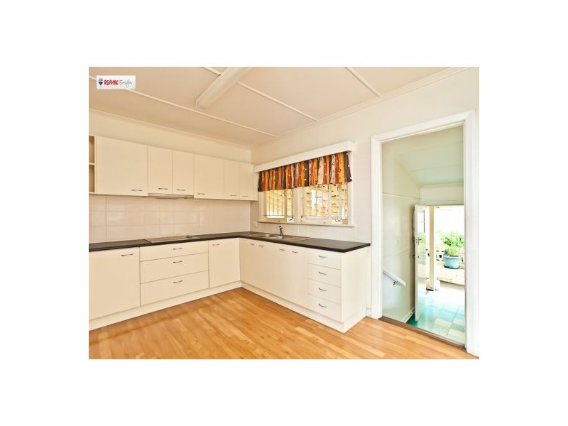 1  Fielding Street, Holland Park West QLD 4121
