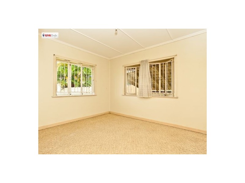 1  Fielding Street, Holland Park West QLD 4121