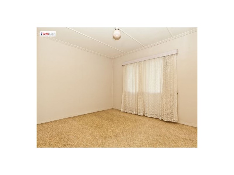 1  Fielding Street, Holland Park West QLD 4121