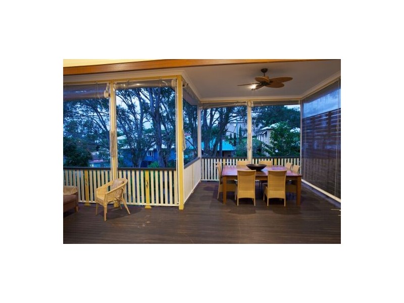 12 Newman Av, Camp Hill QLD 4152