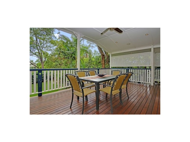 3 Palm Ave, Holland Park West QLD 4121