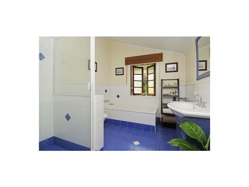 3 Palm Ave, Holland Park West QLD 4121