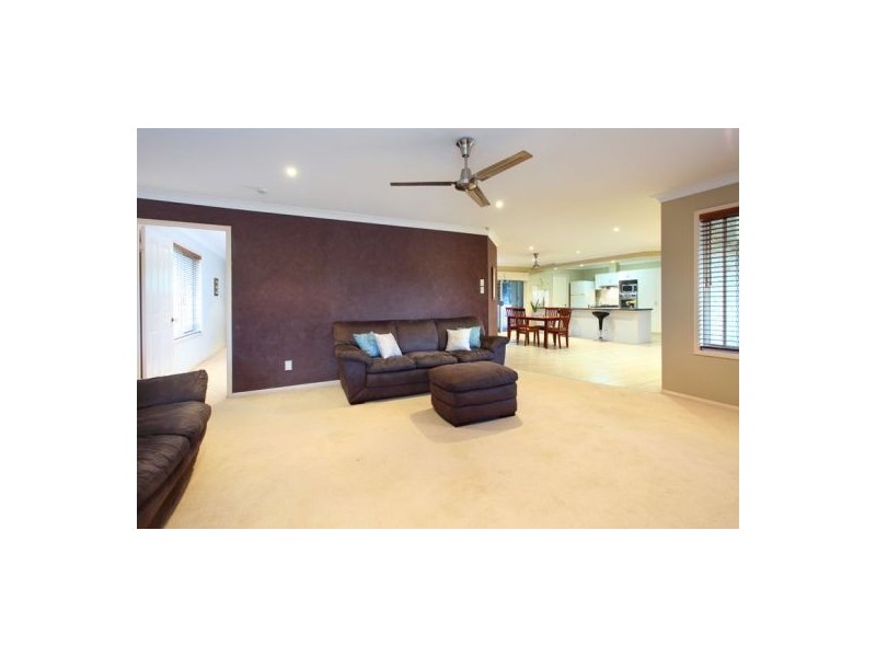 66 Lancaster Cct, Stretton QLD 4116