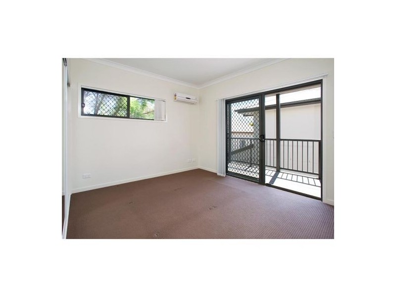 1or2 of 333 Stanley Rd, Carina QLD 4152