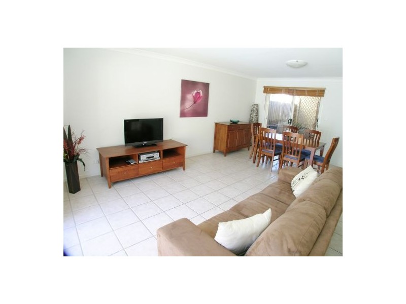 28 Estate Place, Holland Park West QLD 4121