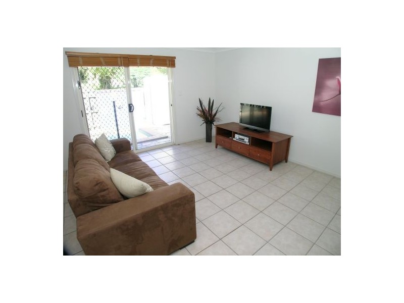 28 Estate Place, Holland Park West QLD 4121