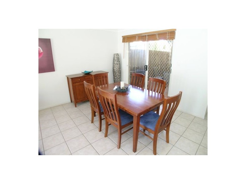 28 Estate Place, Holland Park West QLD 4121