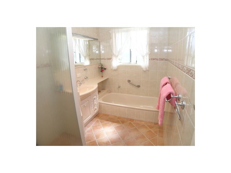 8 Hagen Street, Upper Mount Gravatt QLD 4122