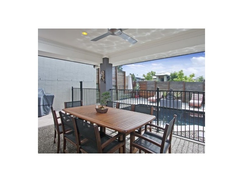 15  Lilly  Cr, Kallangur QLD 4503