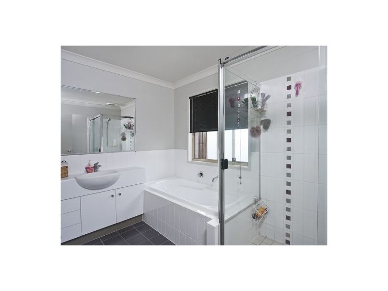 15  Lilly  Cr, Kallangur QLD 4503