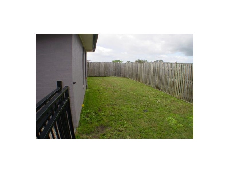 15  Lilly  Cr, Kallangur QLD 4503