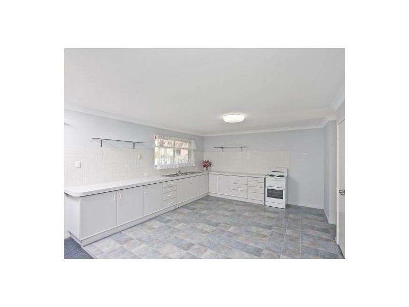 5 Craigmoor St, Holland Park QLD 4121