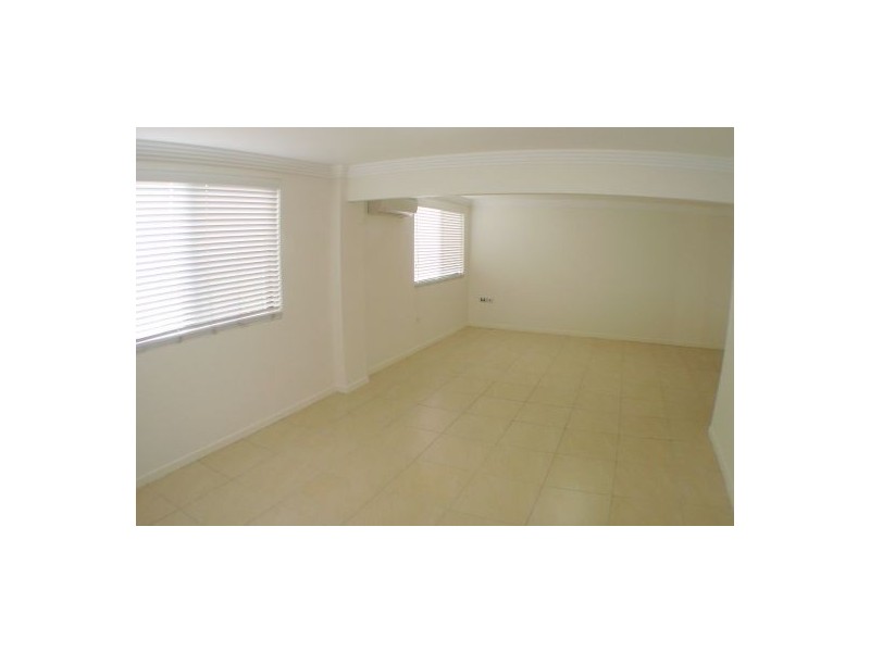 1 . Ostend CT, Cleveland QLD 4163