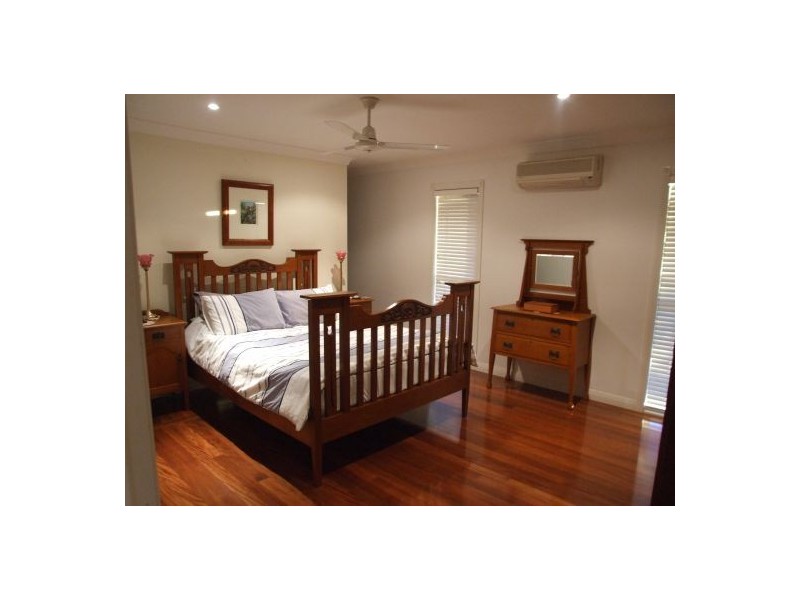 37 dagmar, Holland Park QLD 4121