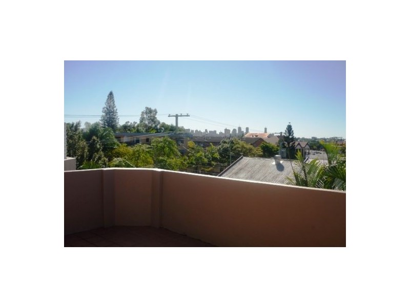 8/192 Juliette Street, Greenslopes QLD 4120