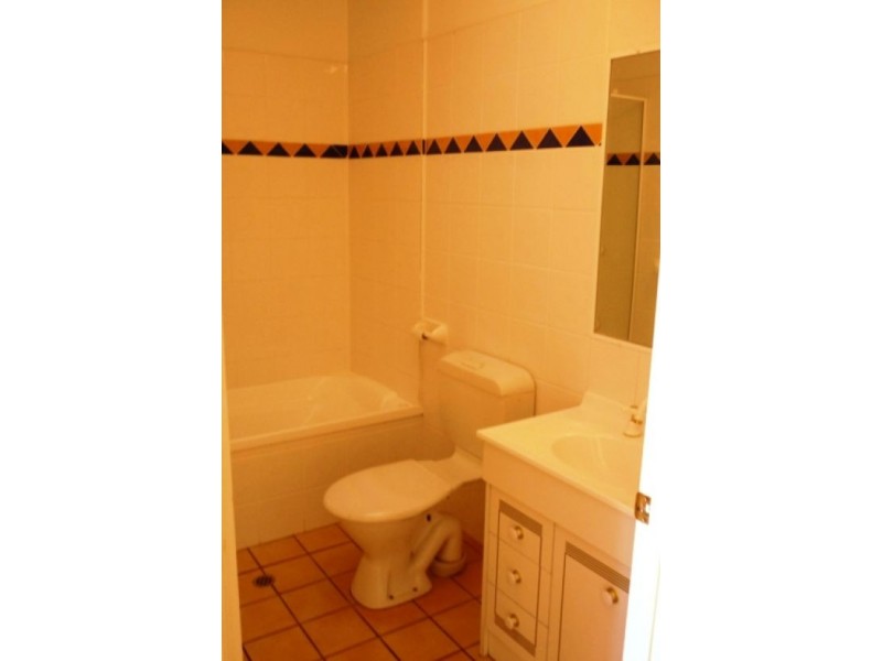 8/192 Juliette Street, Greenslopes QLD 4120