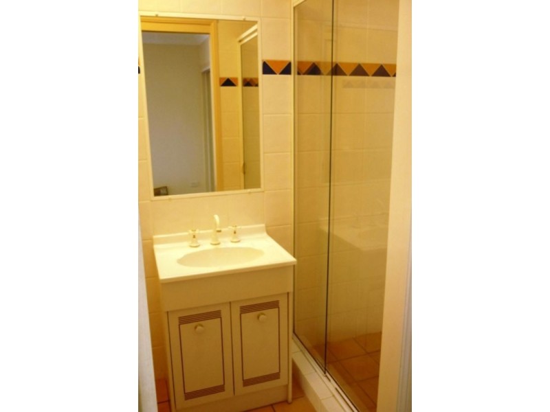 8/192 Juliette Street, Greenslopes QLD 4120