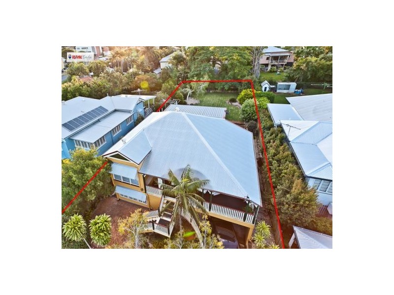 10 Murton Ave, Holland Park QLD 4121