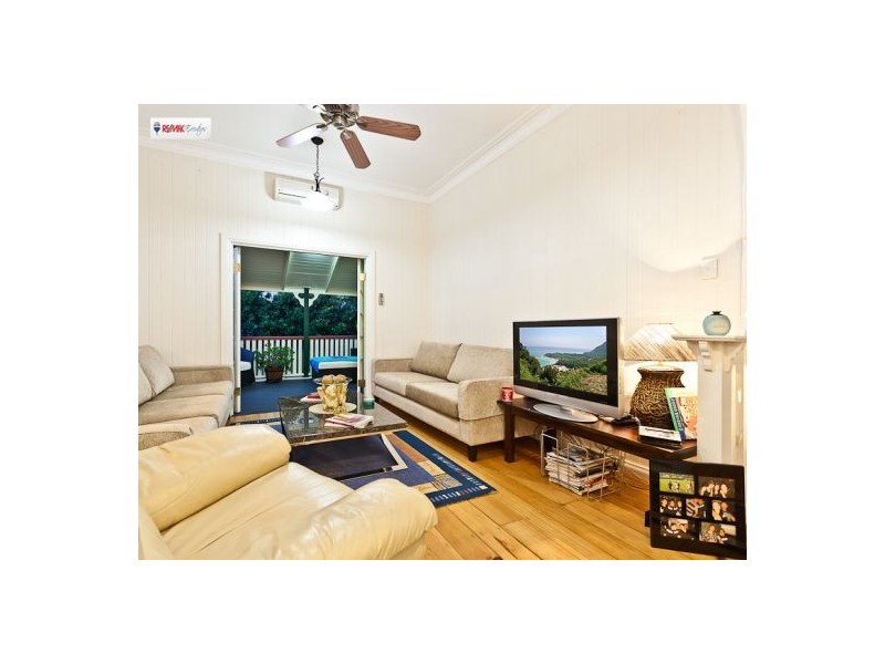 10 Murton Ave, Holland Park QLD 4121