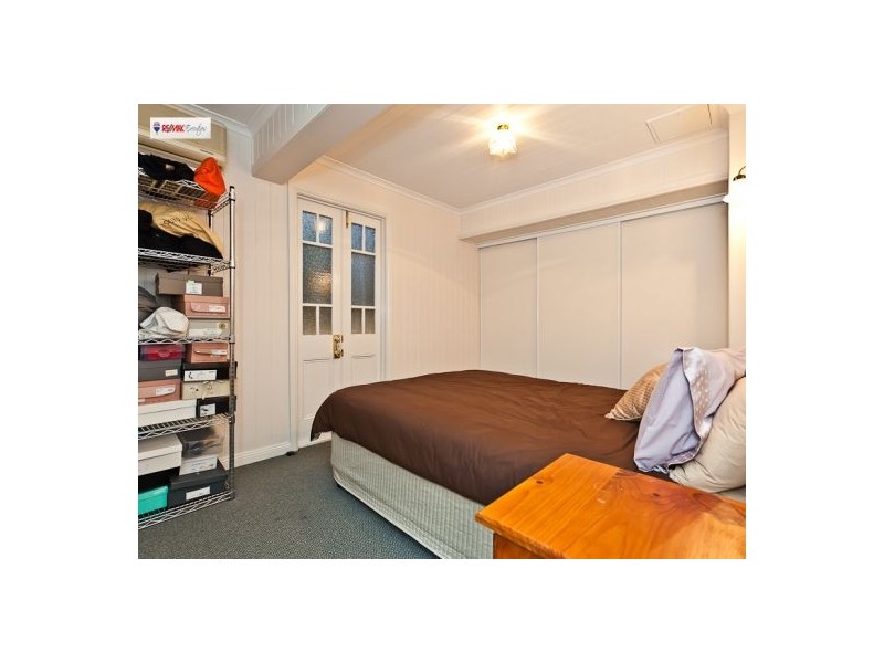 10 Murton Ave, Holland Park QLD 4121