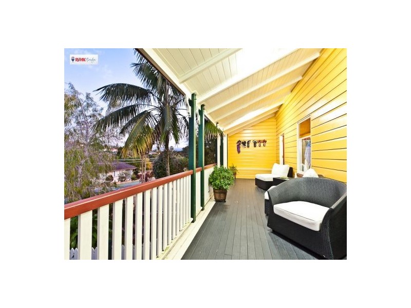 10 Murton Ave, Holland Park QLD 4121