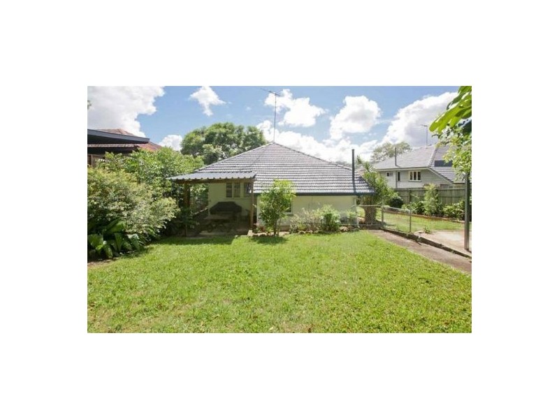 10 Murton Ave, Holland Park QLD 4121