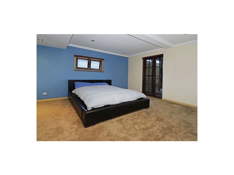 35 Plimsoll Street, Greenslopes QLD 4120