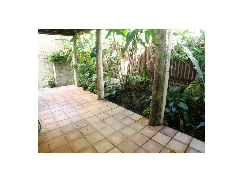 2-21 Dansie Street, Greenslopes QLD 4120