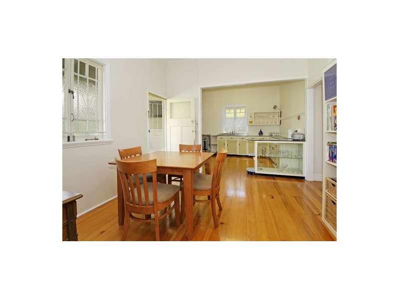 92 Lade Street, Coorparoo QLD 4151