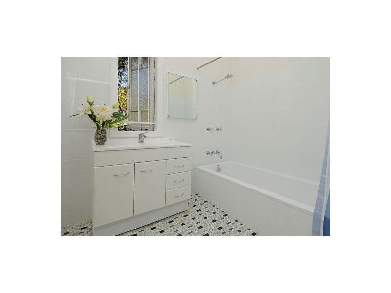 92 Lade Street, Coorparoo QLD 4151