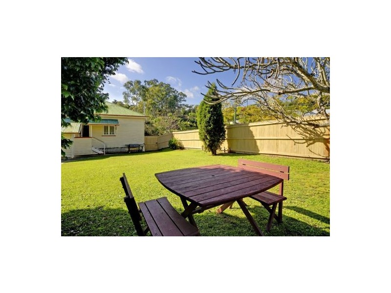 92 Lade Street, Coorparoo QLD 4151