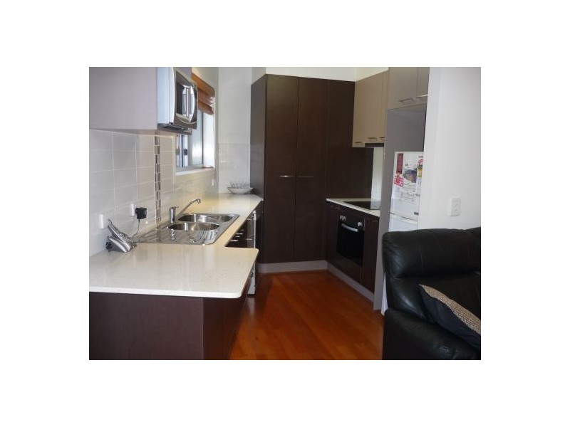 27 Bridwood Road, Holland Park QLD 4121