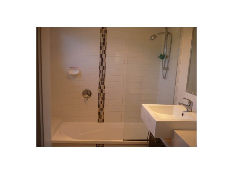 27 Bridwood Road, Holland Park QLD 4121